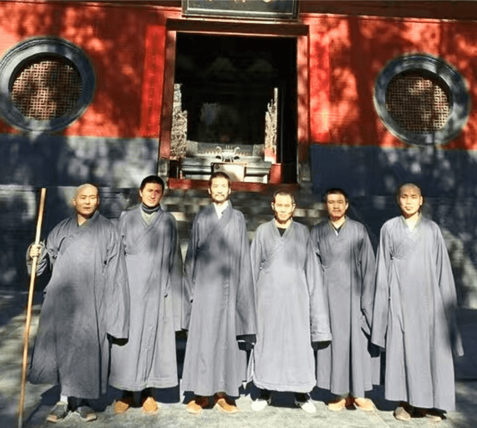buddhist monks at shaolin temple