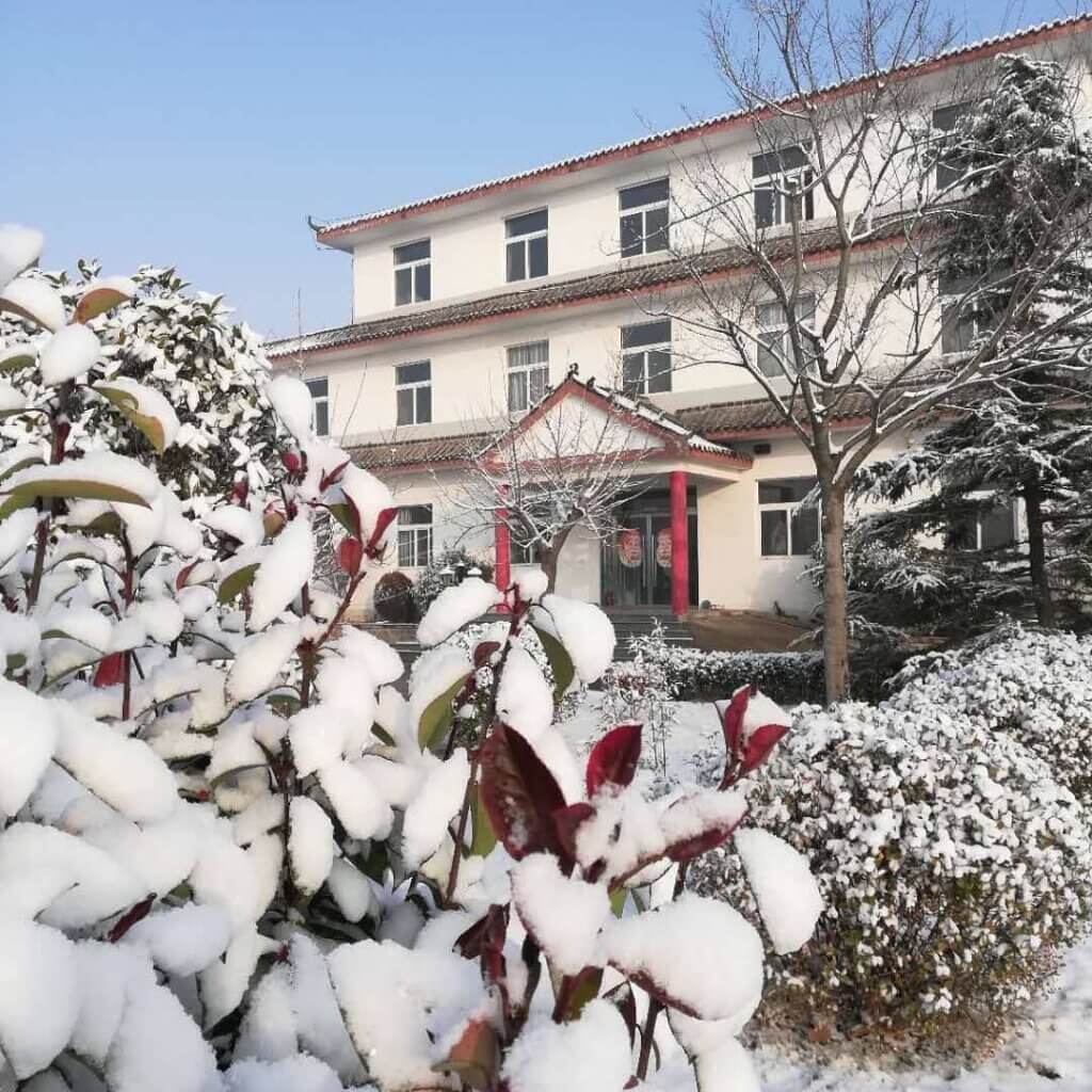 Maling Academy in snow (2)