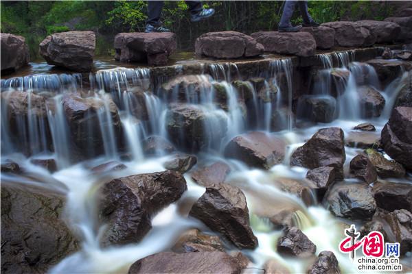 Malingshan Scenic Spot waterfall